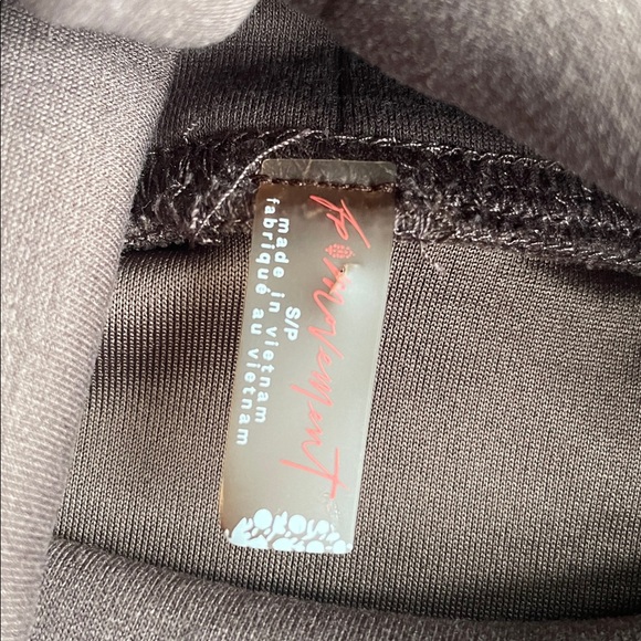 Free People Movement Slouchy Oversized Turtleneck Pullover Sweater Brown NEW - Picture 12 of 13